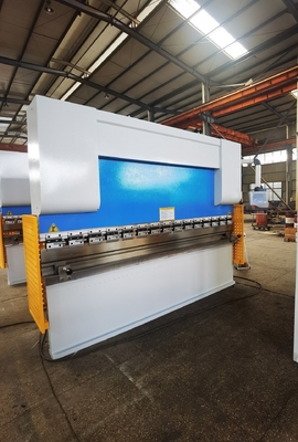 7.5KW CNC Pres Fren Makinesi Hidrolik Hafif Çelik 400mm Ağırlık 7000kg