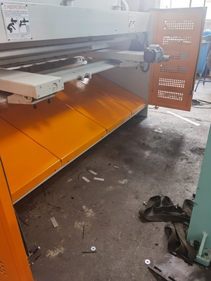 Otomatik CNC Hidrolik Kesme Makinesi Hafif Çelik Metal