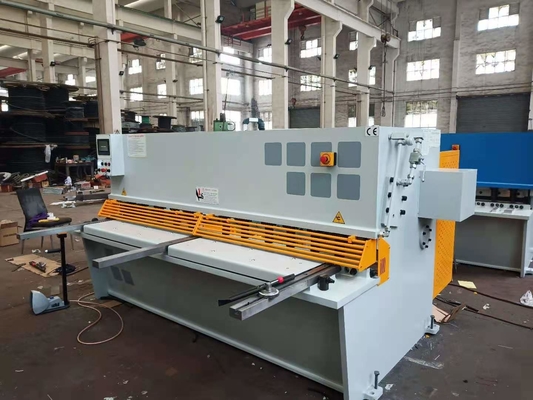 Demir Metal Kesme İçin 12mm Pres Hidrolik Kesme Makinesi Cnc Kesme Makinesi