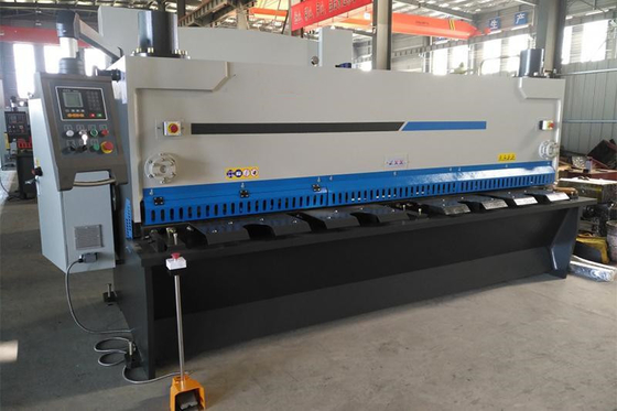 Güç Demir Levha Metal Kesme Makinesi Pnömatik Sac Kesici